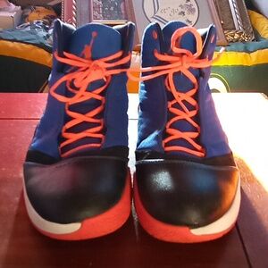 Jordan B'MO Knicks shoes